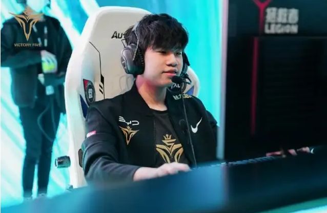 一个新的里 一个新的里