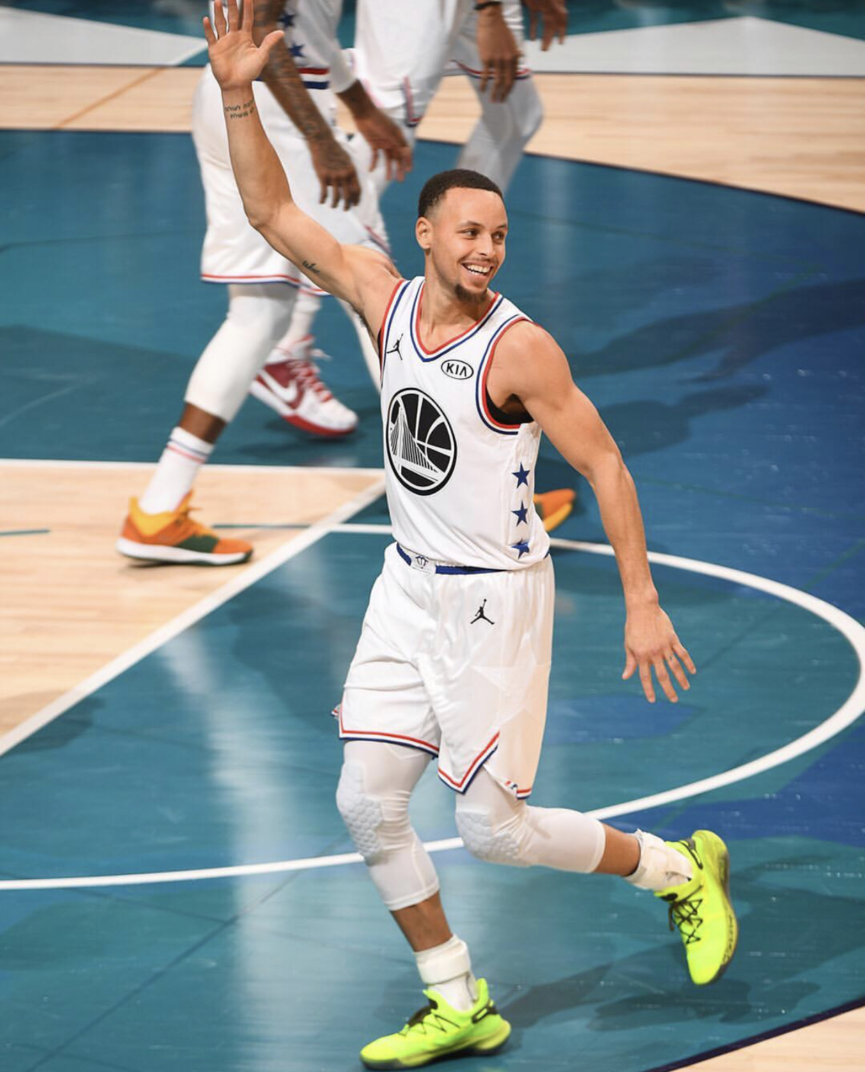 帮助球队与 帮助球队与